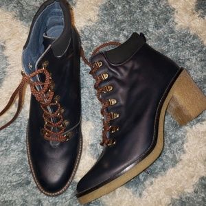 MiiSTA LEATHER BOOTIES with orange laces SIZE 40